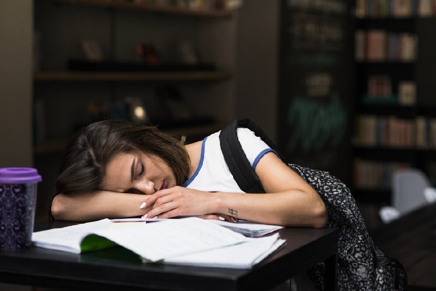 how to stay awake in class after an all-nighter